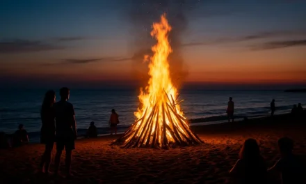 Noche de San Juan 2025 en Estepona: fuego, música y tradición en la Playa de La Rada